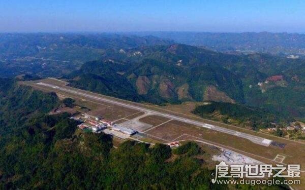 世界上最危险的十大机场，尼泊尔卢卡拉机场跑道尽头为悬崖（安全有保障）