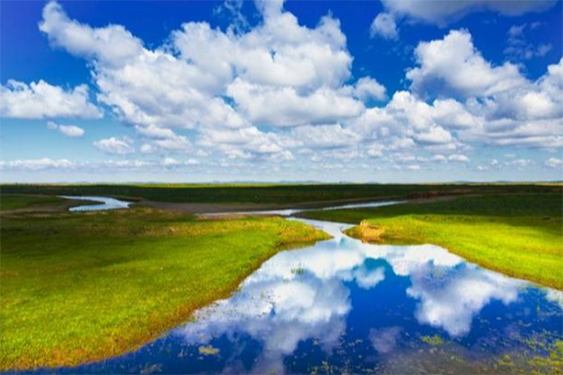 世界上最浅的河耗来河，水深20~30厘米(水流和面积越来越小)