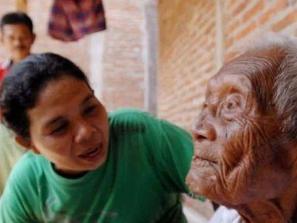号称"世界最老人类"的印度尼西亚老人姆巴·戈多最近辞世,享年146岁.