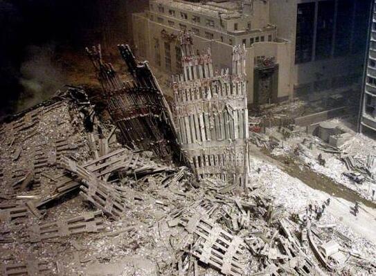 911从楼上跳下幸存的人，被誉为世界上最不可思议的幸存者