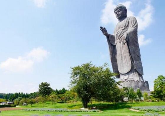 世界上第二大佛像，不是乐山大佛而是日本的牛久大佛