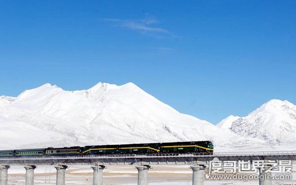 历时近50年修建青藏铁路，青藏铁路创造的世界之最（修建过程困难重重）