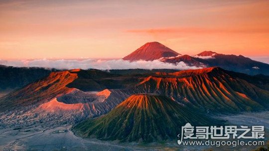 世界上火山最多的国家是哪个，印度尼西亚(有500多座火山)