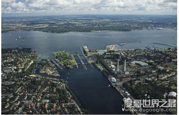 德国最长的运河，基尔运河全长98.26公里(是通过船只最多的运河)