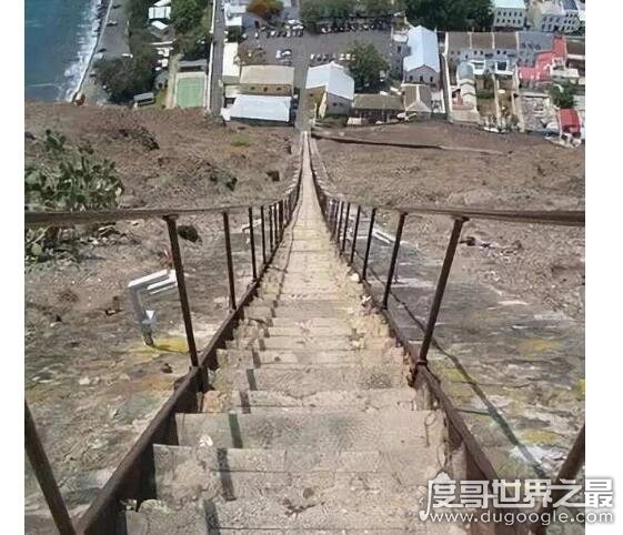 世界上最长的直楼梯，位于圣赫勒拿岛的楼梯有699级台阶