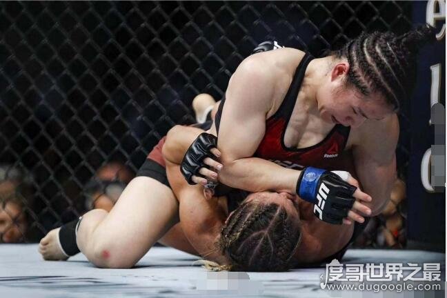 中国UFC首位冠军诞生，张伟丽42秒KO对手创纪录(被封UFC女王)