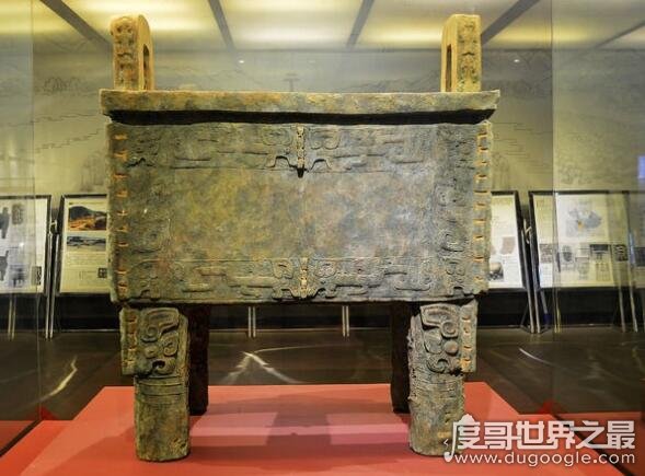 世界上最大的青铜器，司母戊鼎重832.84公斤/高1.33米/宽0.78米