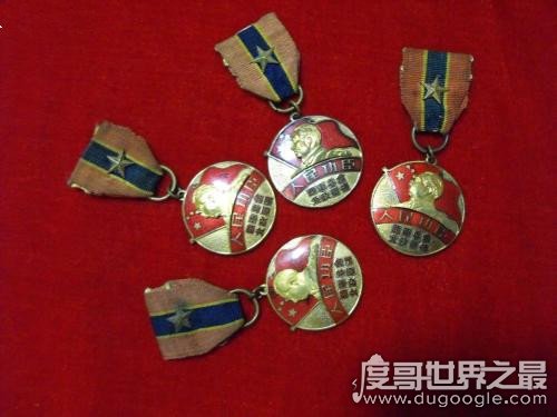 人民功臣奖章值多少钱，革命英雄荣誉象征无价(颁发于1950年)