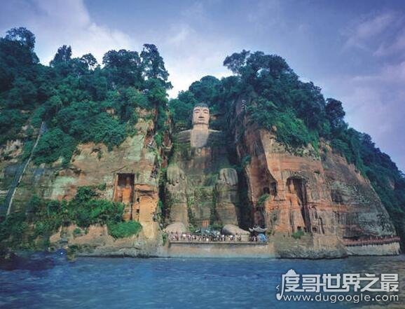 我国最大的佛像是哪一座，四川乐山大佛是中国最大摩崖石刻造像
