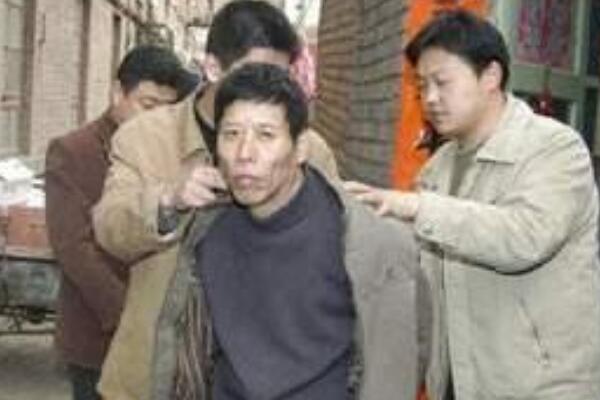 深圳95特大抢劫杀人案:色诱劫豪车(14个月内杀害17人)