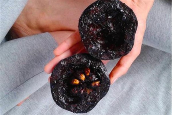 世界上最奇特的水果：内外皆黑色的巧克力柿子（营养高）