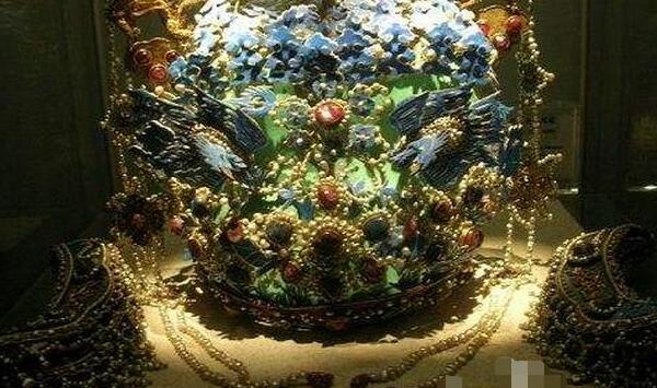 世界十大稀世珍宝：蒙娜丽莎估价34.5亿美元，中国占一半