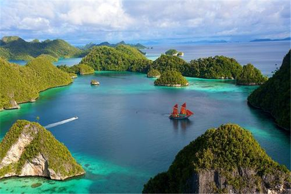 世界最大的单个岛屿国家：印度尼西亚（拥有最大群岛）