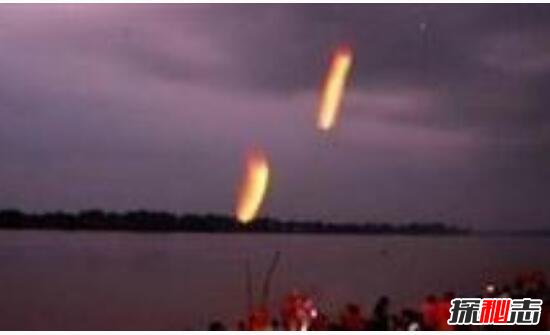 泰国湄公河诡异的那加火球揭秘，成千上万火球从水里窜出