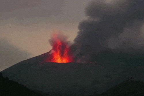 火山出现最早时间探索 大量奇形怪状壁画引人深思