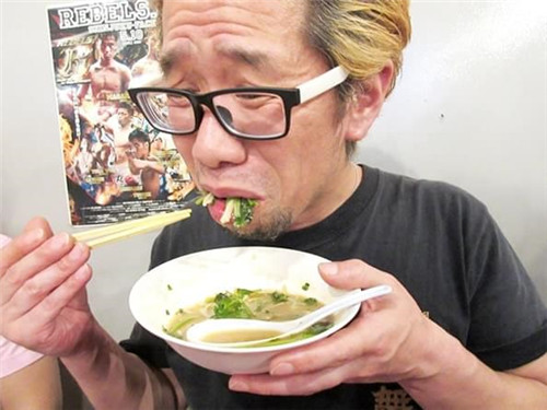 日本餐厅推出香菜挑战赛 简直不能直视