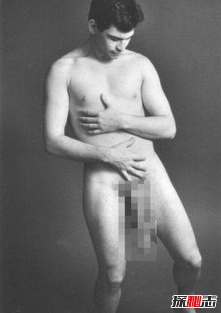 世界上拥有最大阴茎的男人，乔纳·福尔肯(当众测量34厘米)