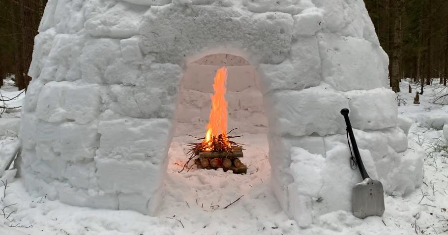 因纽特人用冰搭建的房子 为啥生火不会融化（北极生活）
