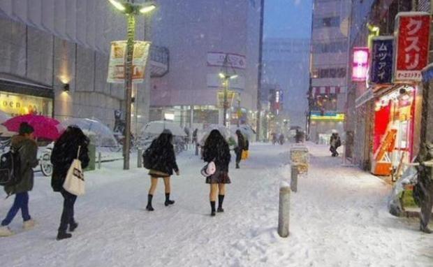 日本明明没有暖气 他们冬天怎么度过？（日本冬天）