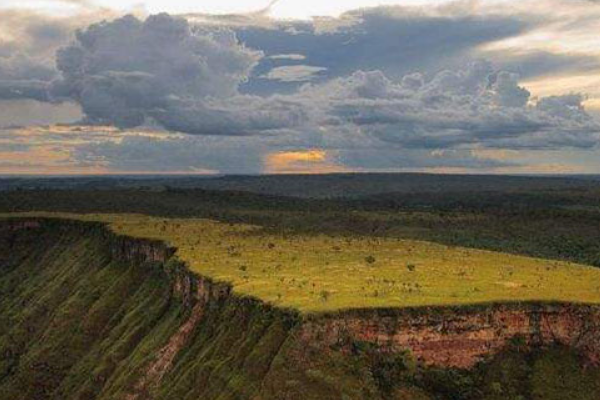 世界上最大的高原 大约500万平方千米(巴西高原)