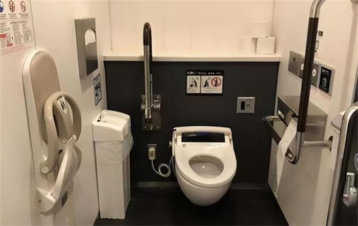 日本上厕所用纸不能扔进纸篓 丢进马桶会不会堵住？（日本习惯）