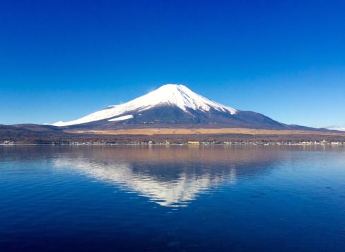 世界上火山最多的洲是亚洲吗，有哪些火山（富士山）