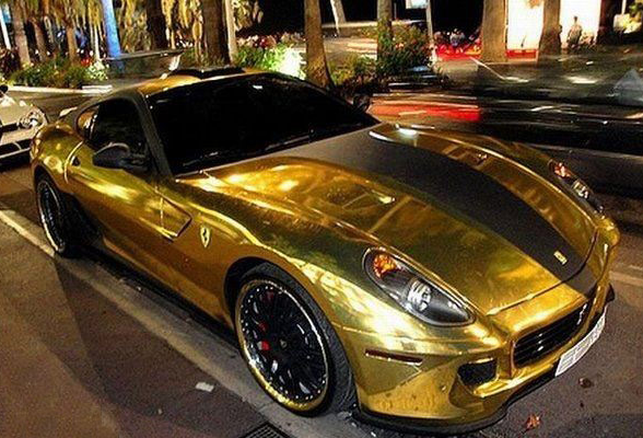 世界上最贵的车是 黄金跑车(价值28.5亿)