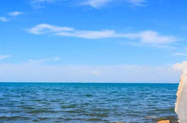 中国最大的咸水湖 4583平方公里的咸水湖(七八月份最美)
