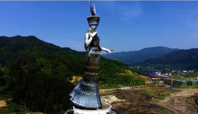 贵州小县城花费8000万打造女神像 引起人们争议（城市标志）