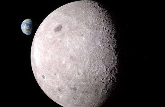 月球背面发现外星人痕迹，到处是密密麻麻陨石坑