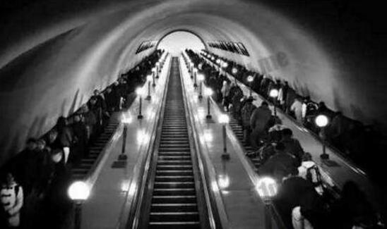 莫斯科地铁失踪案真相，数百名乘客失踪(愚人节玩笑)
