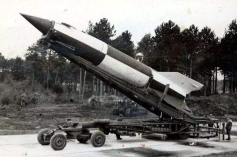 世界上最早的导弹是什么，来自纳粹德国的军事武器