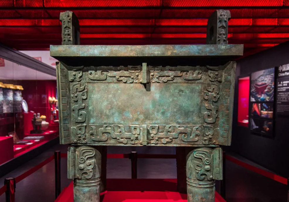 世界上最大的青铜器是什么，来自于河南安阳的司母戊鼎