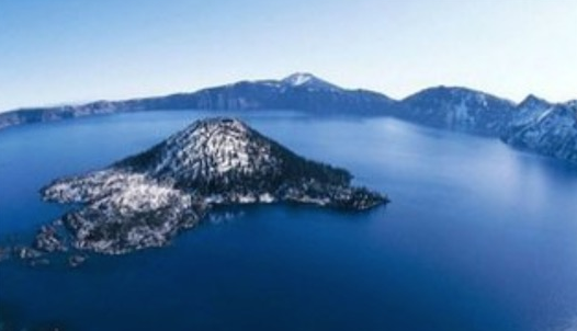 世界上最深的火山口湖是什么，最深处达到589米