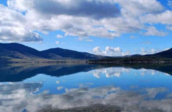 世界最干净的湖泊，拉特黑德湖水质清澈可见水底
