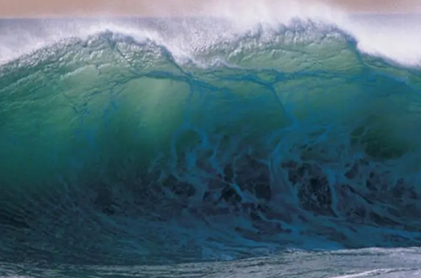 世界最高的地震海浪 高度85米(威力特别大)
