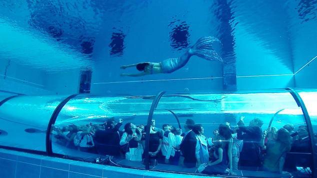 世界上最深的游泳池，就像个无底洞一般