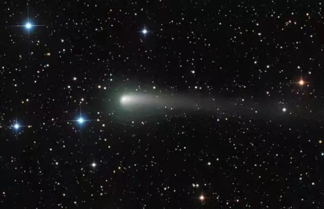 彗星探测器传回照片 科学家研究发现秘密（彗星研究）
