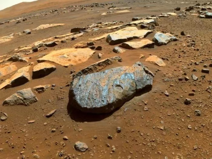 火星有鞋子疑是遗留物 探测器调查后撤退（火星岩石）