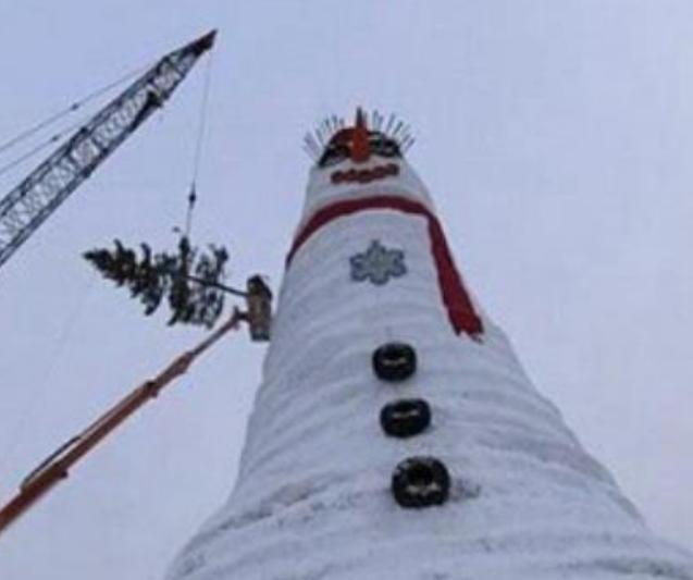 世界上最大最高的雪人，耗时一个月堆成（近四十米高）