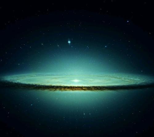 2020宇宙新发现，比银河系大几倍的哥斯拉星系（温和的巨人）