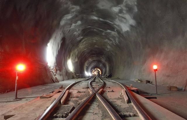 世界上最长的隧道，网友表示：太过瘾（鬼斧神工）