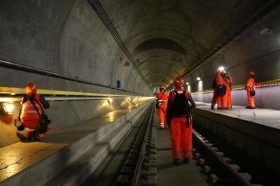 世界上最长的隧道，网友表示：太过瘾（鬼斧神工）