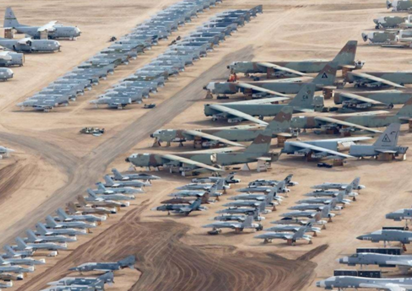 世界上最大的飞机坟场，四周全是沙漠（位于美国）