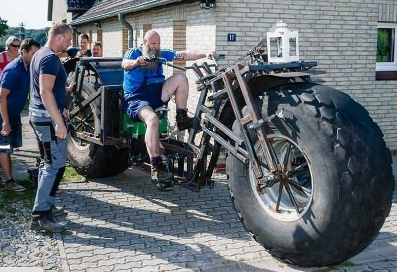 世界上最重的自行车，两千斤的巨无霸（很费力）