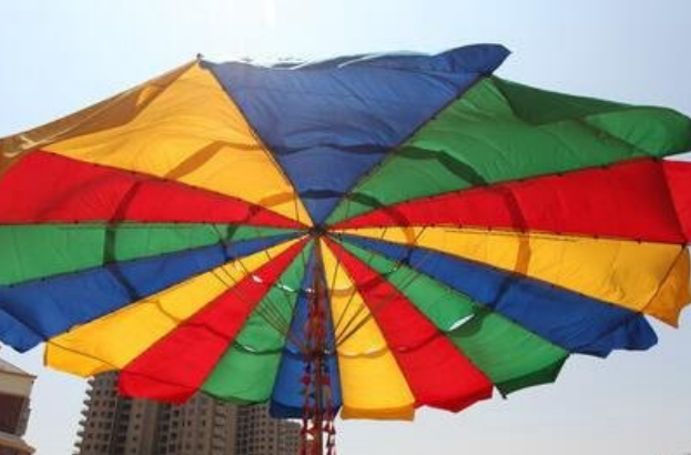 世界上最大的伞 来自中国江西九江(直径23米)