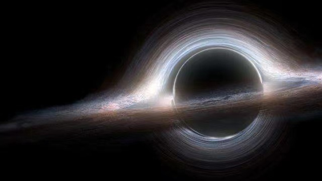 掉入黑洞会死亡 黑洞或能助人体去平行宇宙（黑洞引力）