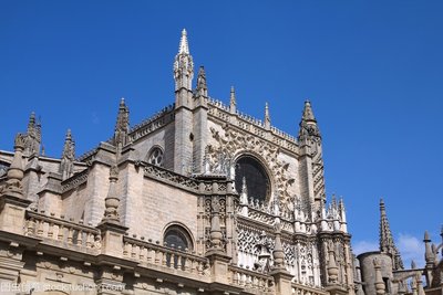 世界上最壮观的教堂，哥特式建筑风格（雄伟震撼）