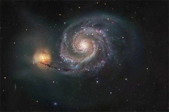 银河系双子黑洞 质量超大 正在吞噬周边恒星（黑洞研究）