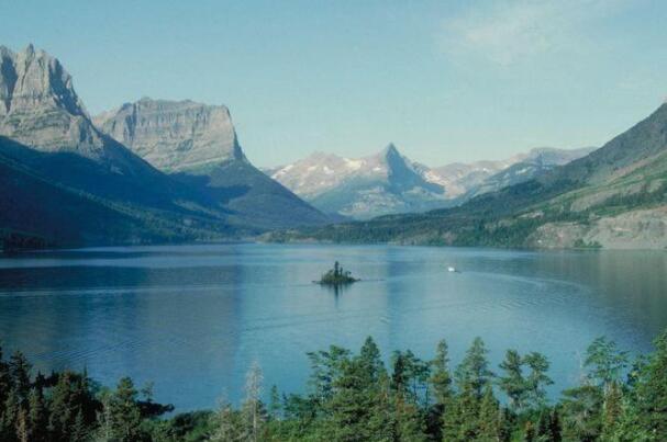 世界上最大的淡水湖，面积约82414平方千米